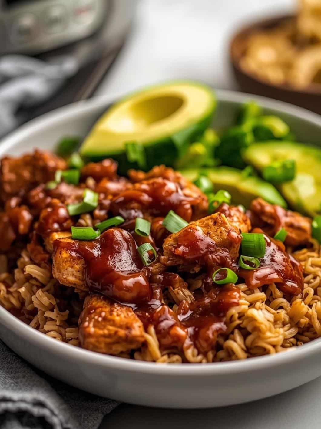 Instant Pot BBQ Chicken Bowls: Quick & Easy Weeknight Dinner
